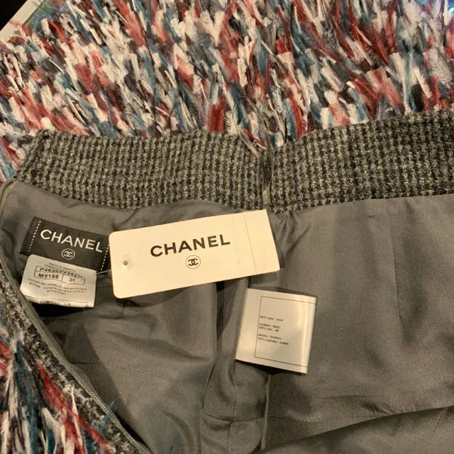 CHANEL  Skirt Size 2  NWT