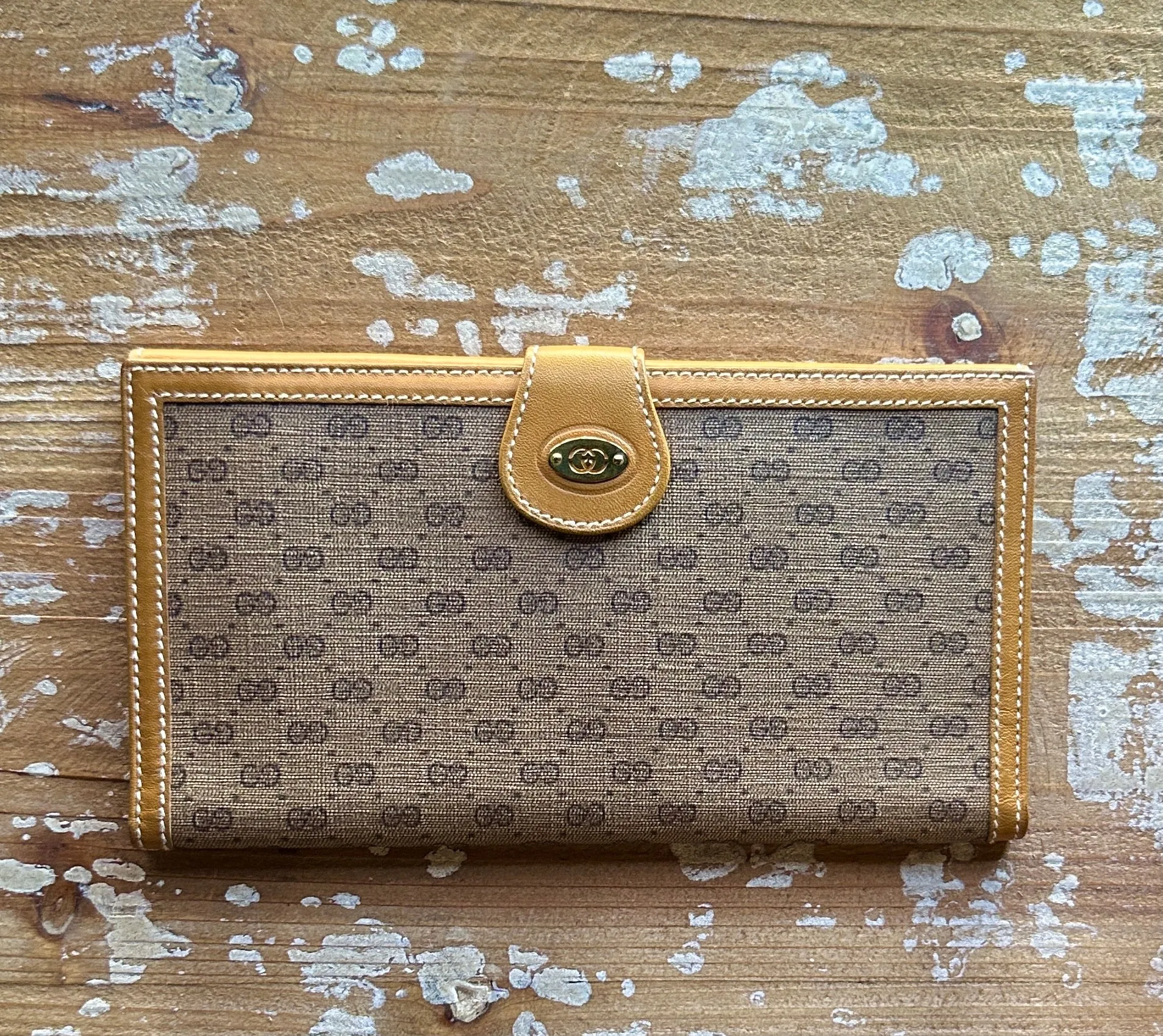 GUCCI 80s Micro GG Monogram Wallet • 035 904 0137