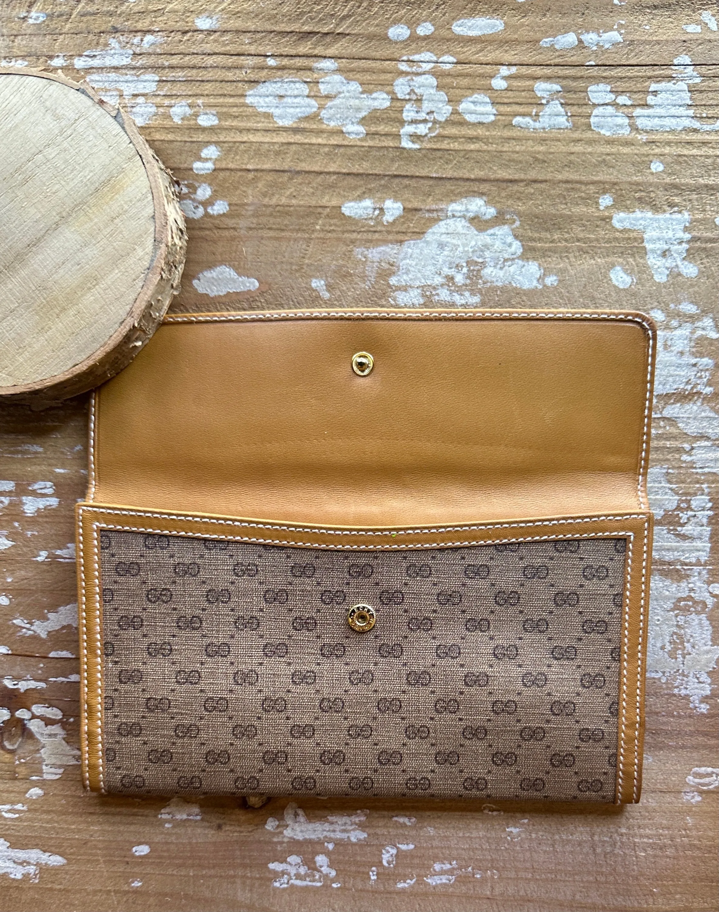 GUCCI 80s Micro GG Monogram Wallet • 035 904 0137