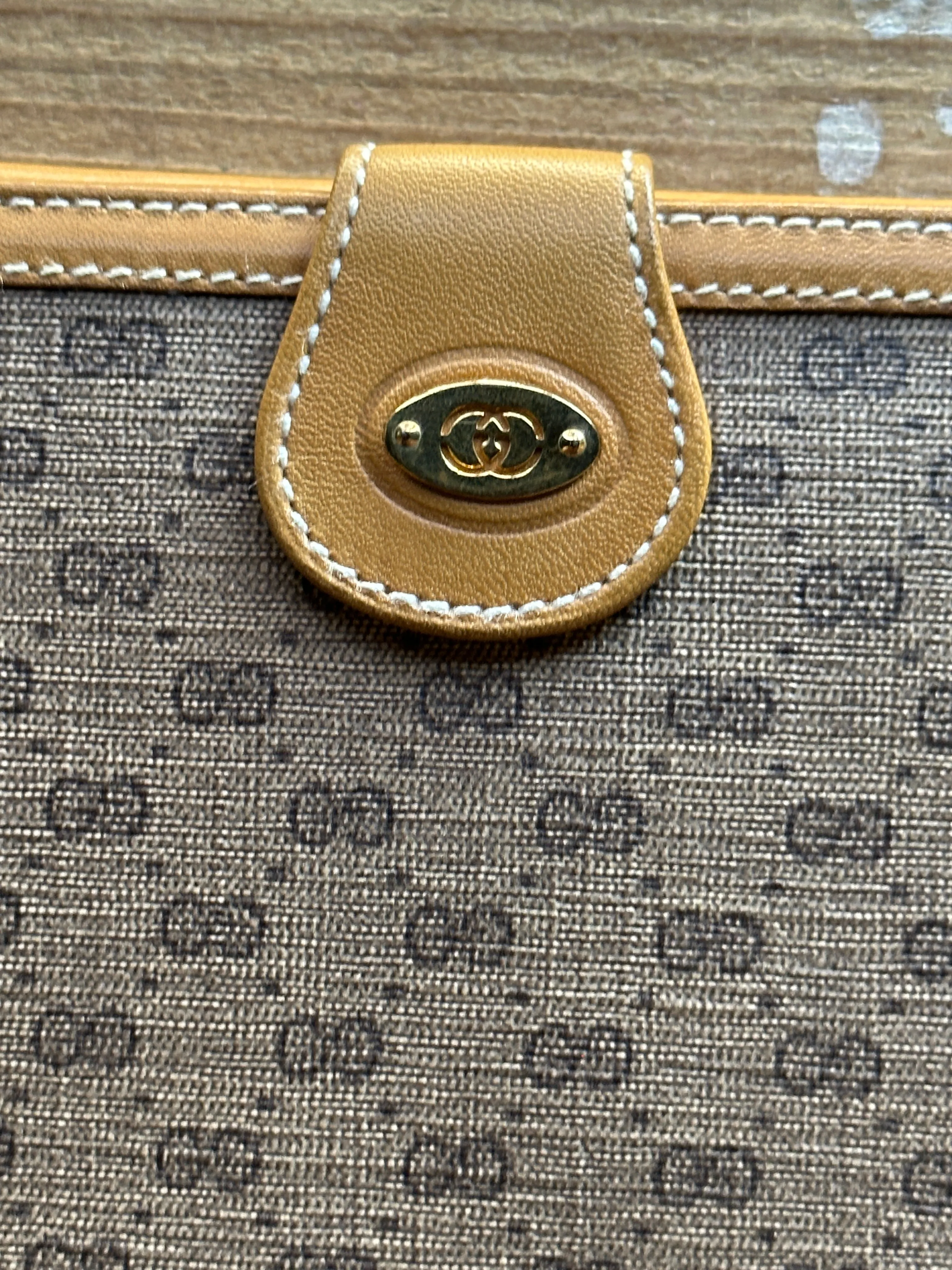 GUCCI 80s Micro GG Monogram Wallet • 035 904 0137